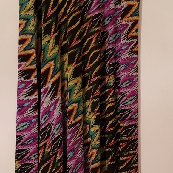 Multi colored Maxi Skirt - Picture 2 of 3